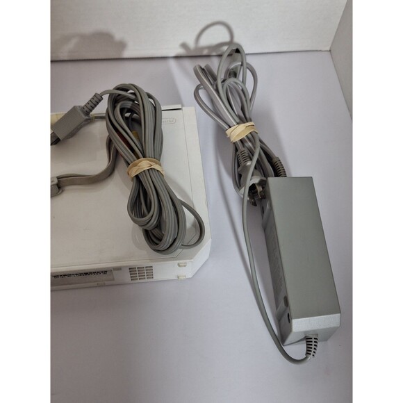Nintendo WII Console w/ Cables, Sensor, Controller TESTED AND WORKS White - Picture 3 of 14